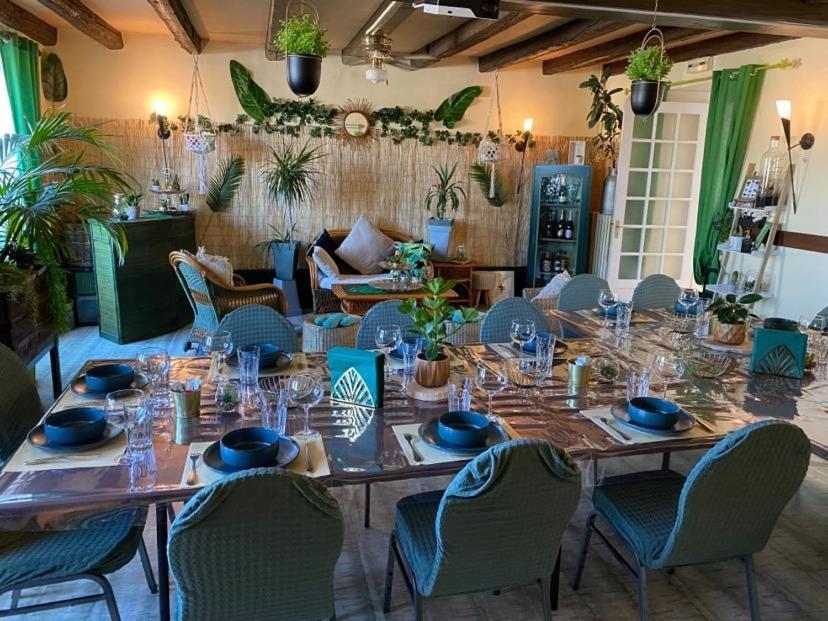 Hotel Restaurant Le Chanel Villieu Eksteriør billede