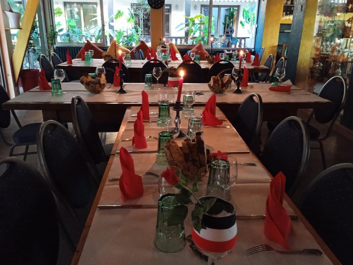 Hotel Restaurant Le Chanel Villieu Eksteriør billede